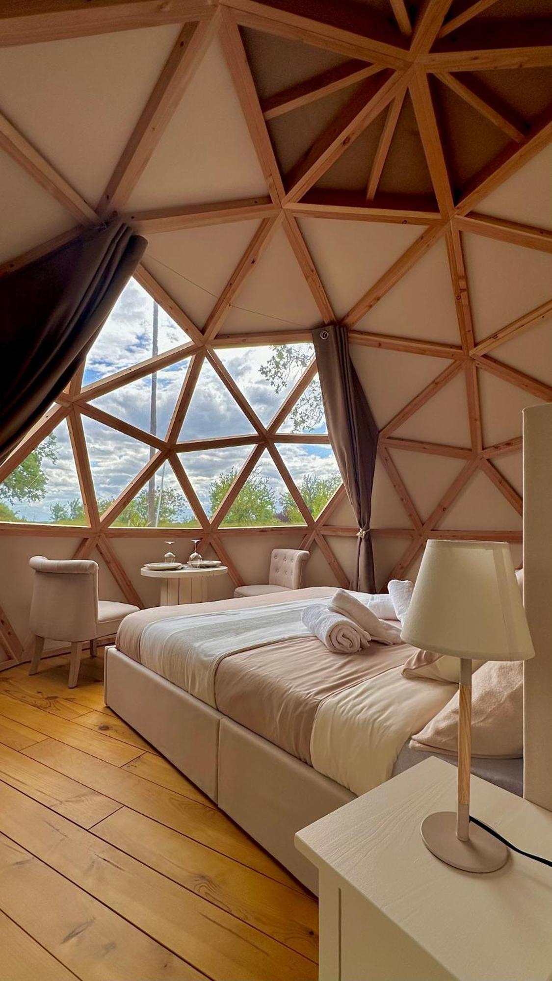 Dome Pathome Catonvielle Bagian luar foto