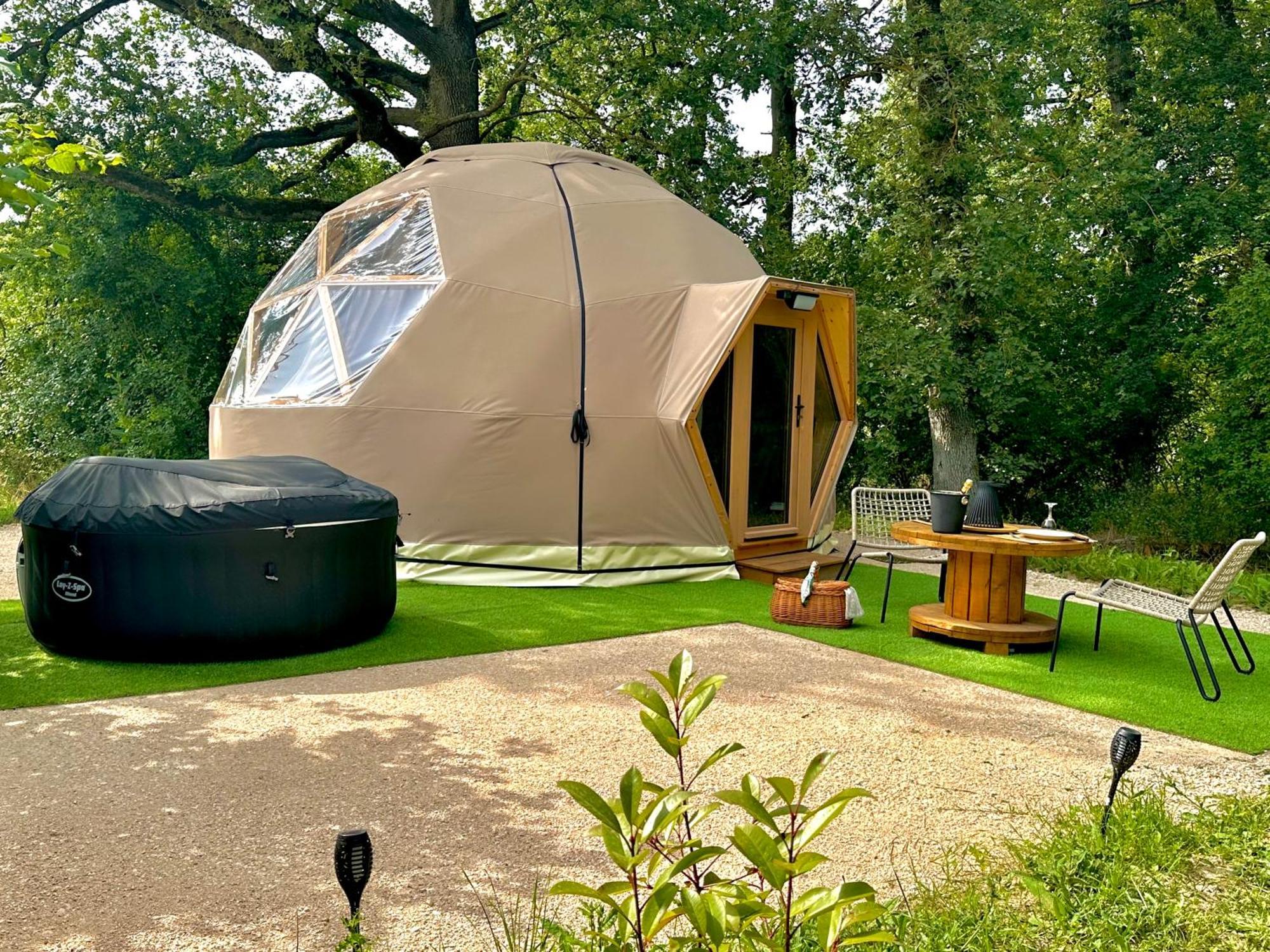 Dome Pathome Catonvielle Bagian luar foto