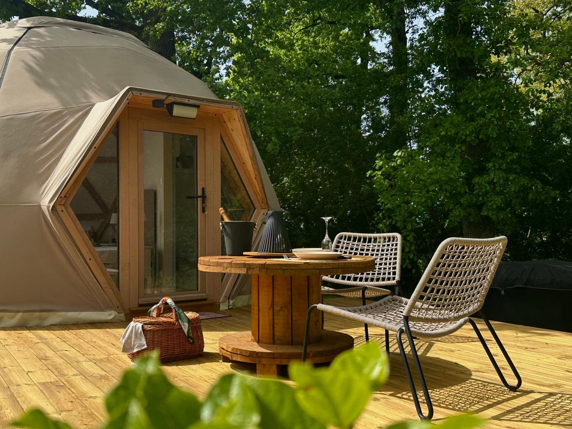 Dome Pathome Catonvielle Bagian luar foto