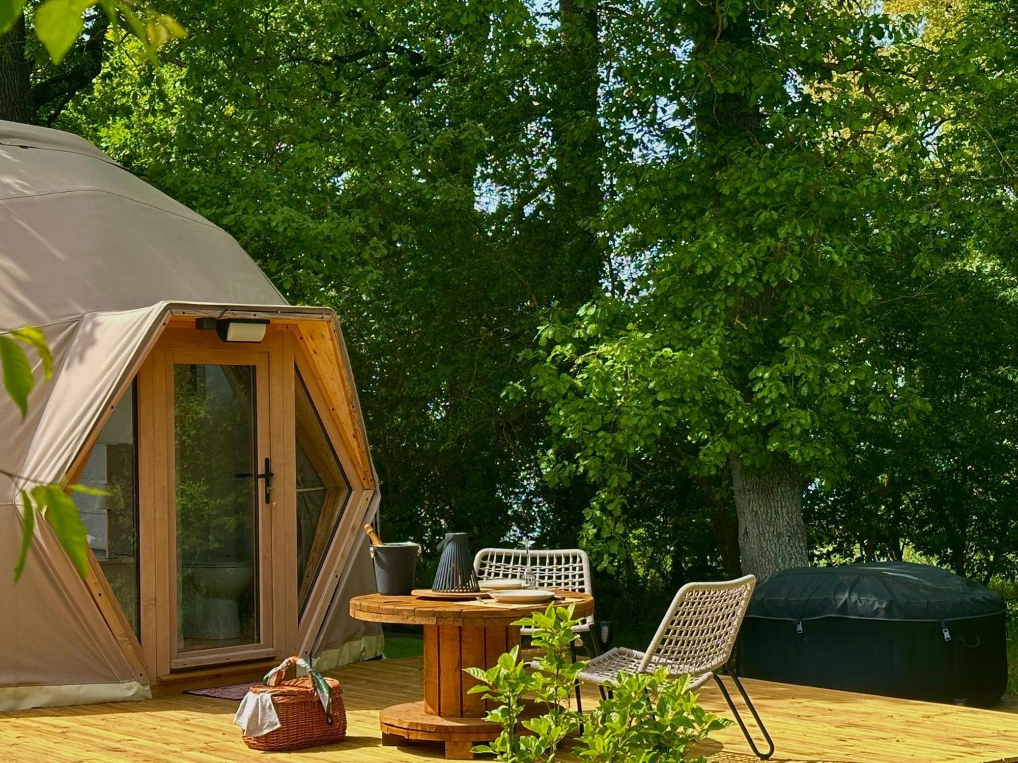 Dome Pathome Catonvielle Bagian luar foto